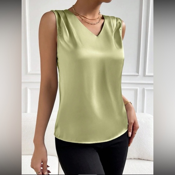 Luxe V neck sleeveless blouse - Picture 10 of 16